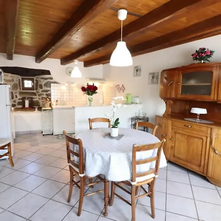 Ferienhaus Maison De Caractere, 4 Pers, Cheminee, Cour Fermee, Proche Activites Nautiques Et Thermales - Fr-1-742-223 *