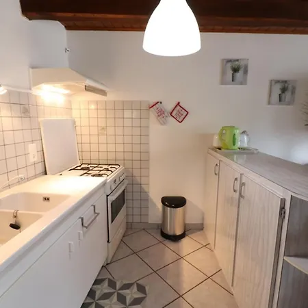 Ferienhaus Maison De Caractere, 4 Pers, Cheminee, Cour Fermee, Proche Activites Nautiques Et Thermales - Fr-1-742-223 *