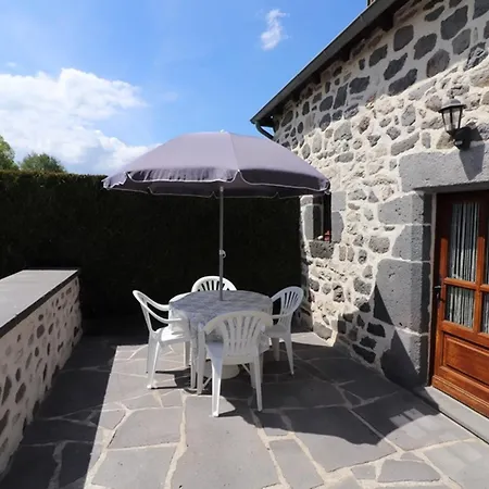 Maison De Caractere, 4 Pers, Cheminee, Cour Fermee, Proche Activites Nautiques Et Thermales - Fr-1-742-223 Ferienhaus Neuvéglise